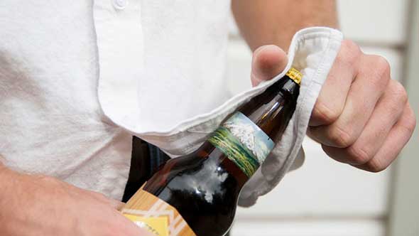 Camisa reforzada para abrir botellas de cerveza
